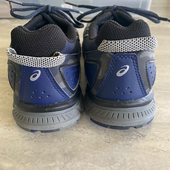 ASICS - Picture 5 of 5